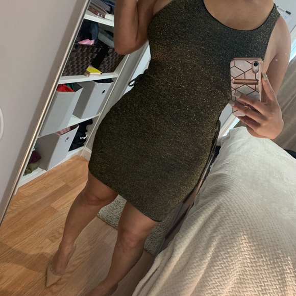 Dress - Picture 2 of 4